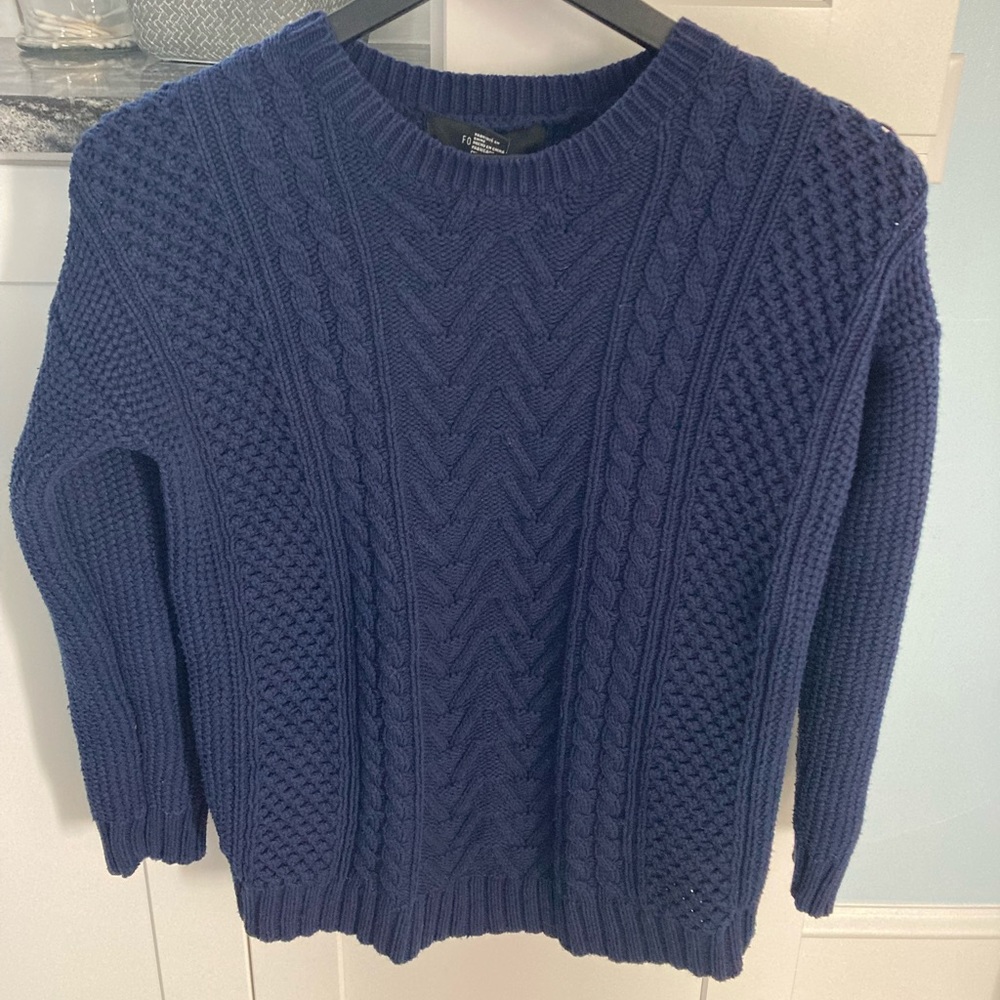 Medium Navy Forever 21 cable knit sweater used good condition smoke free home